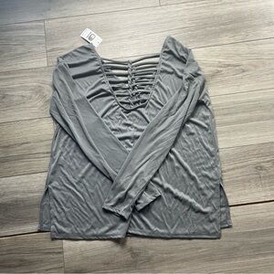 BKE‎ RED V-neck ribbed shirt top, size XL